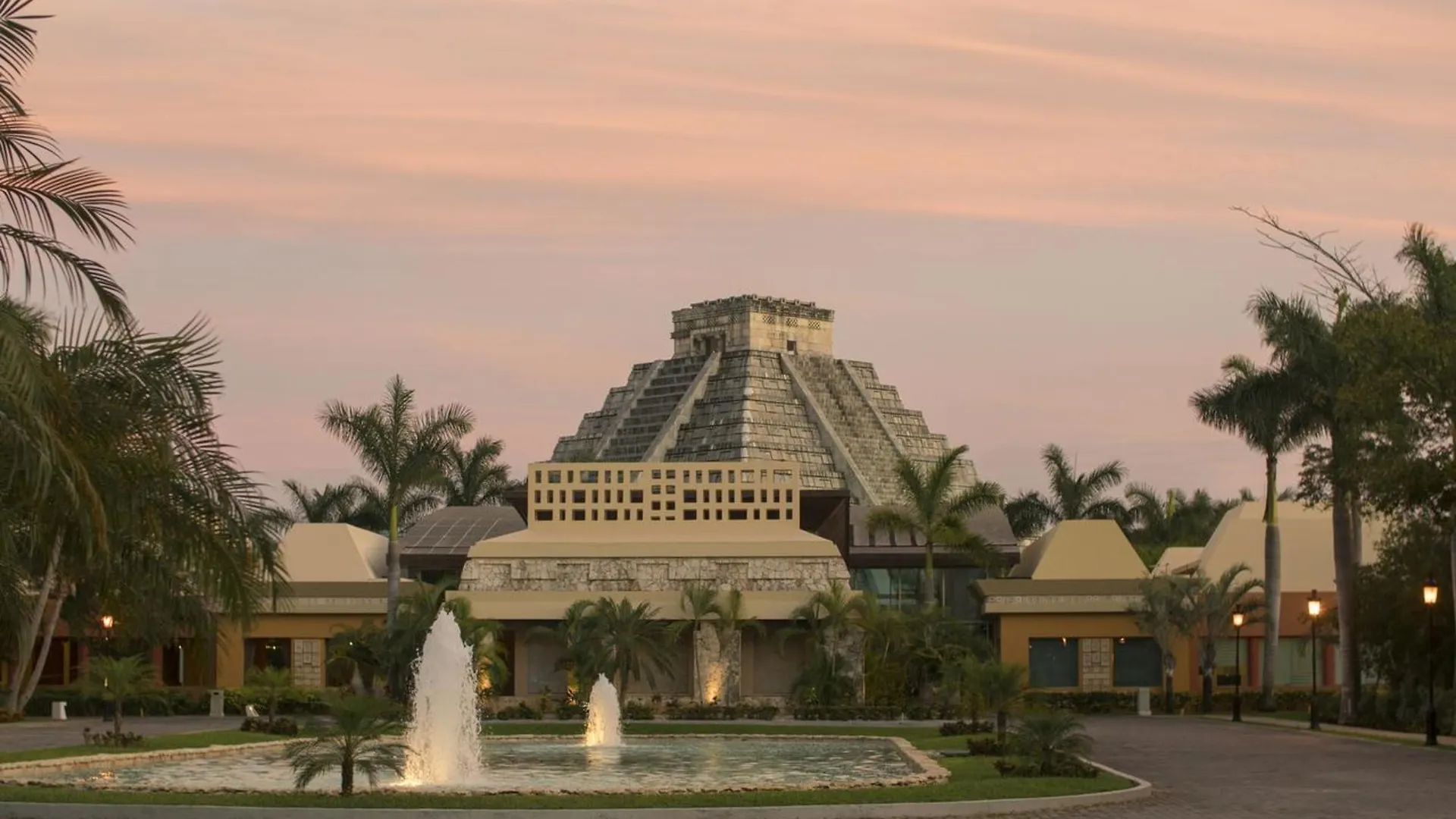 Iberostar Selection Paraiso Maya Suites Puerto Morelos 5*,